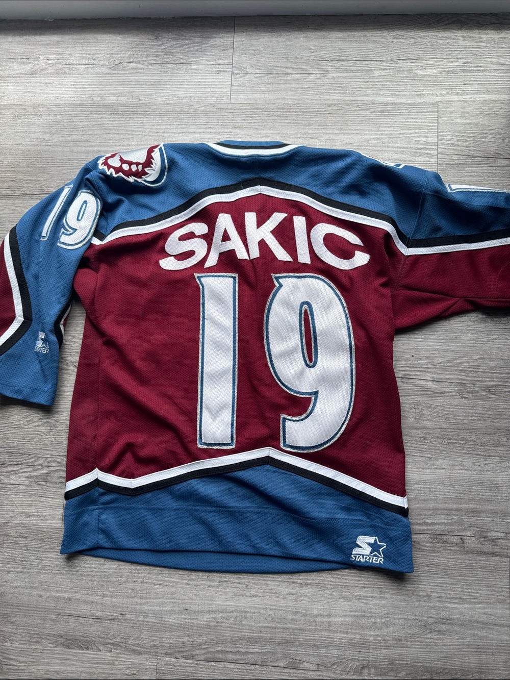 STARTER Sakic #19 Burgundy & Blue Hockey Jersey youth XL